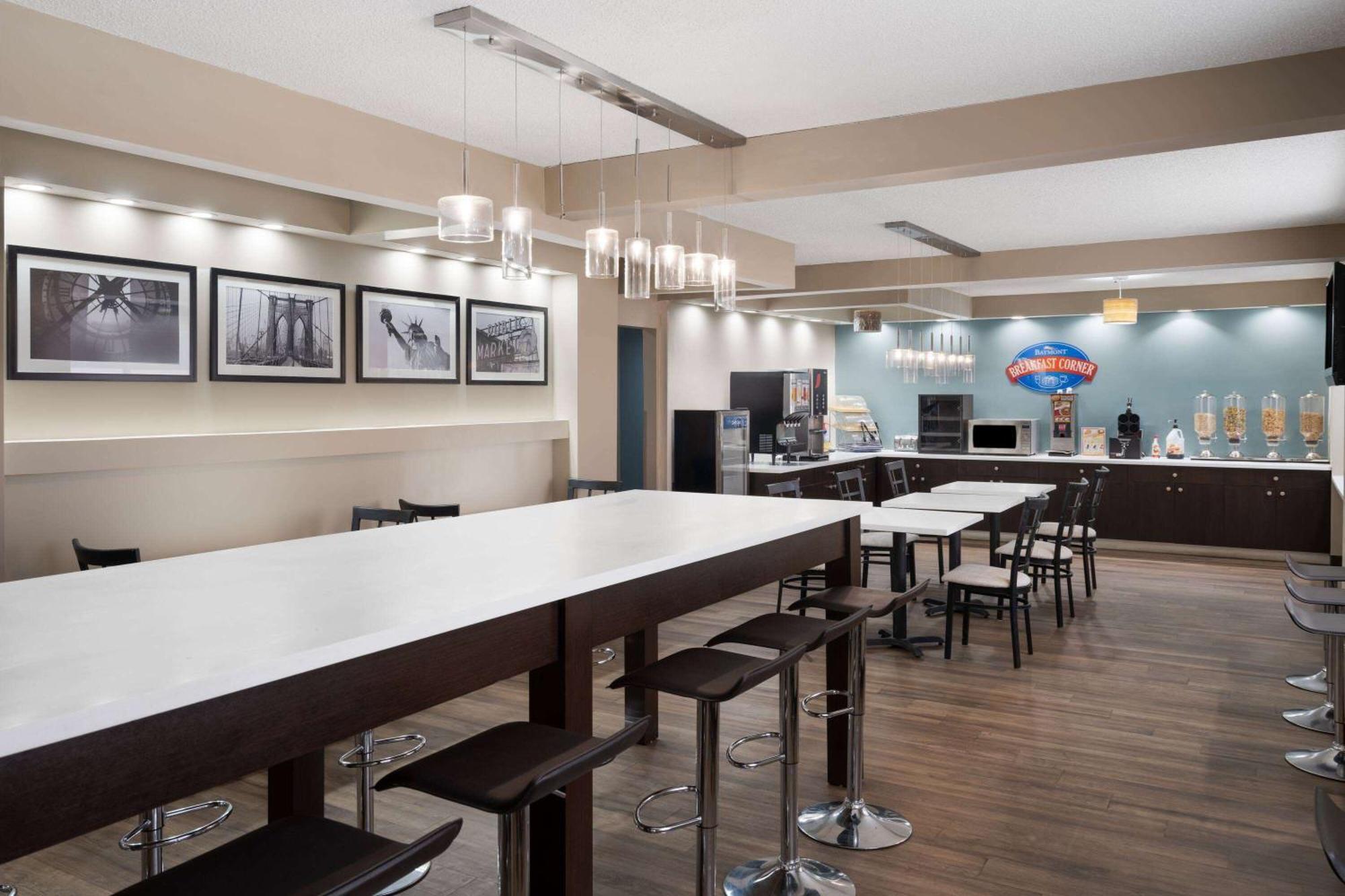 Baymont By Wyndham Boardman Hotel Buitenkant foto